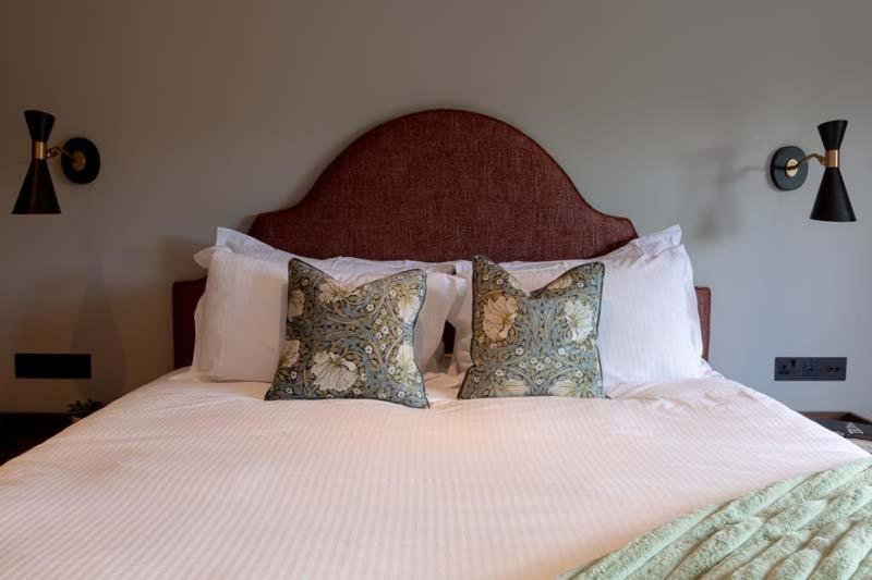 The Albion Hotel Freshwater Bagian luar foto