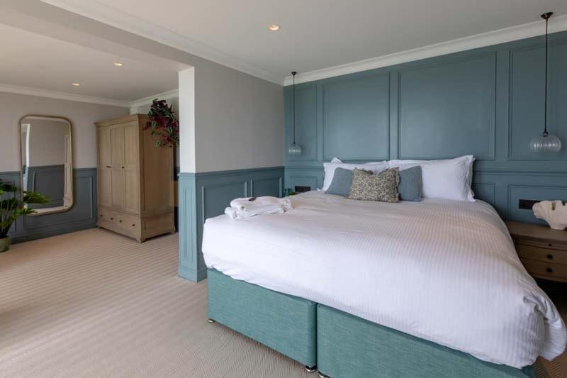 The Albion Hotel Freshwater Bagian luar foto
