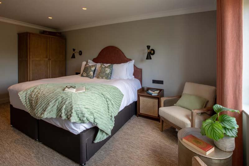 The Albion Hotel Freshwater Bagian luar foto