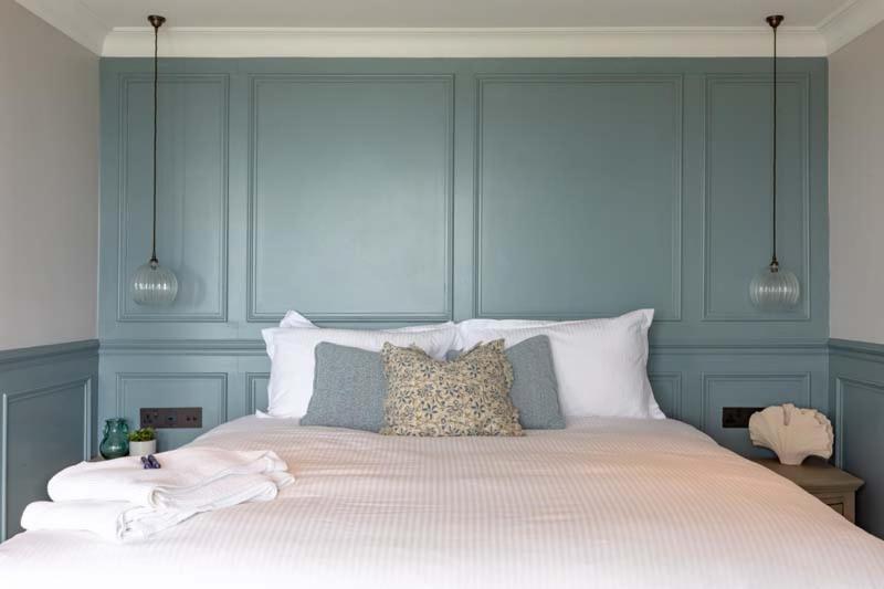 The Albion Hotel Freshwater Bagian luar foto