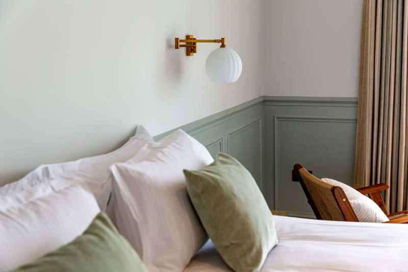The Albion Hotel Freshwater Bagian luar foto