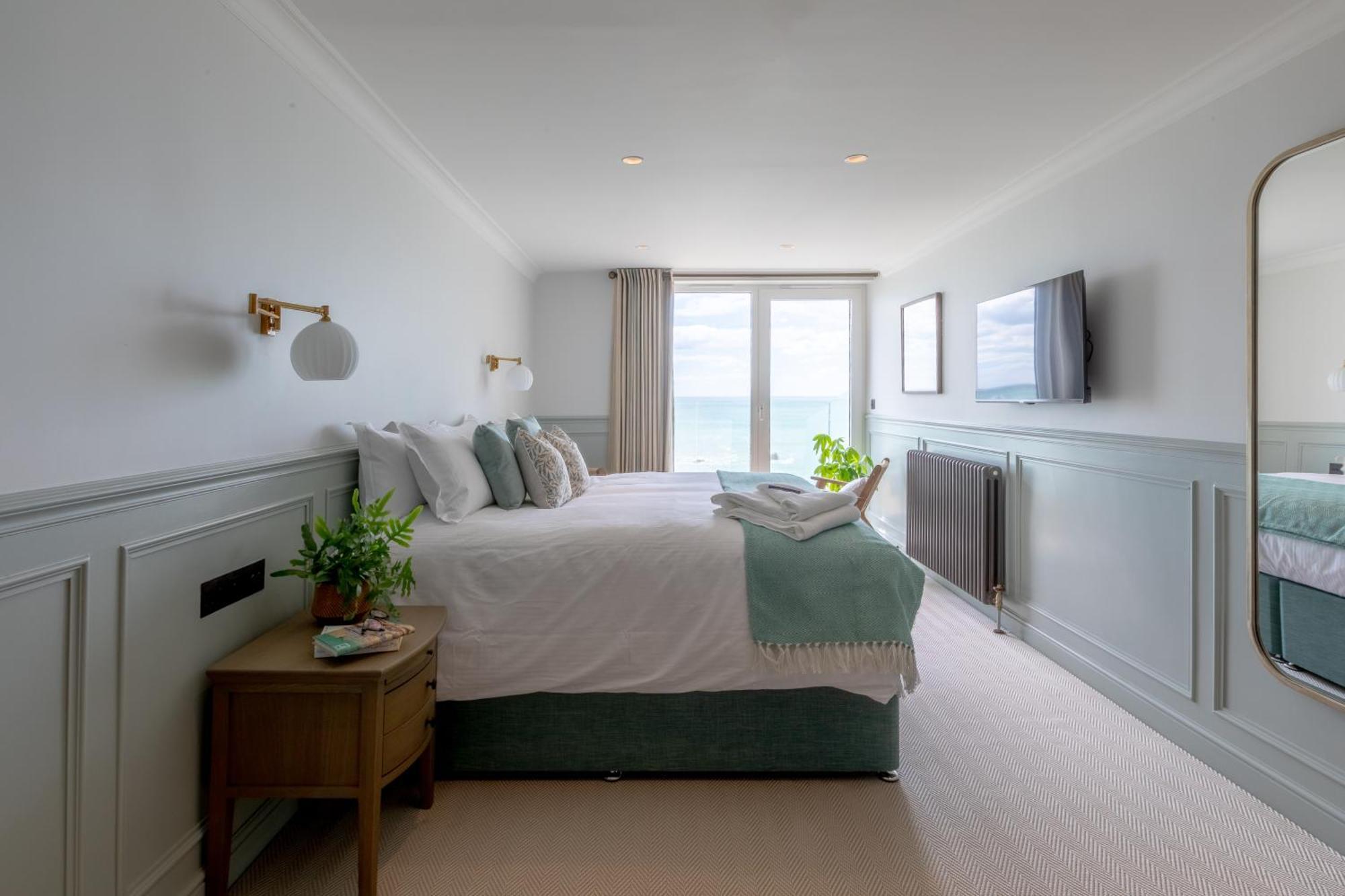 The Albion Hotel Freshwater Bagian luar foto