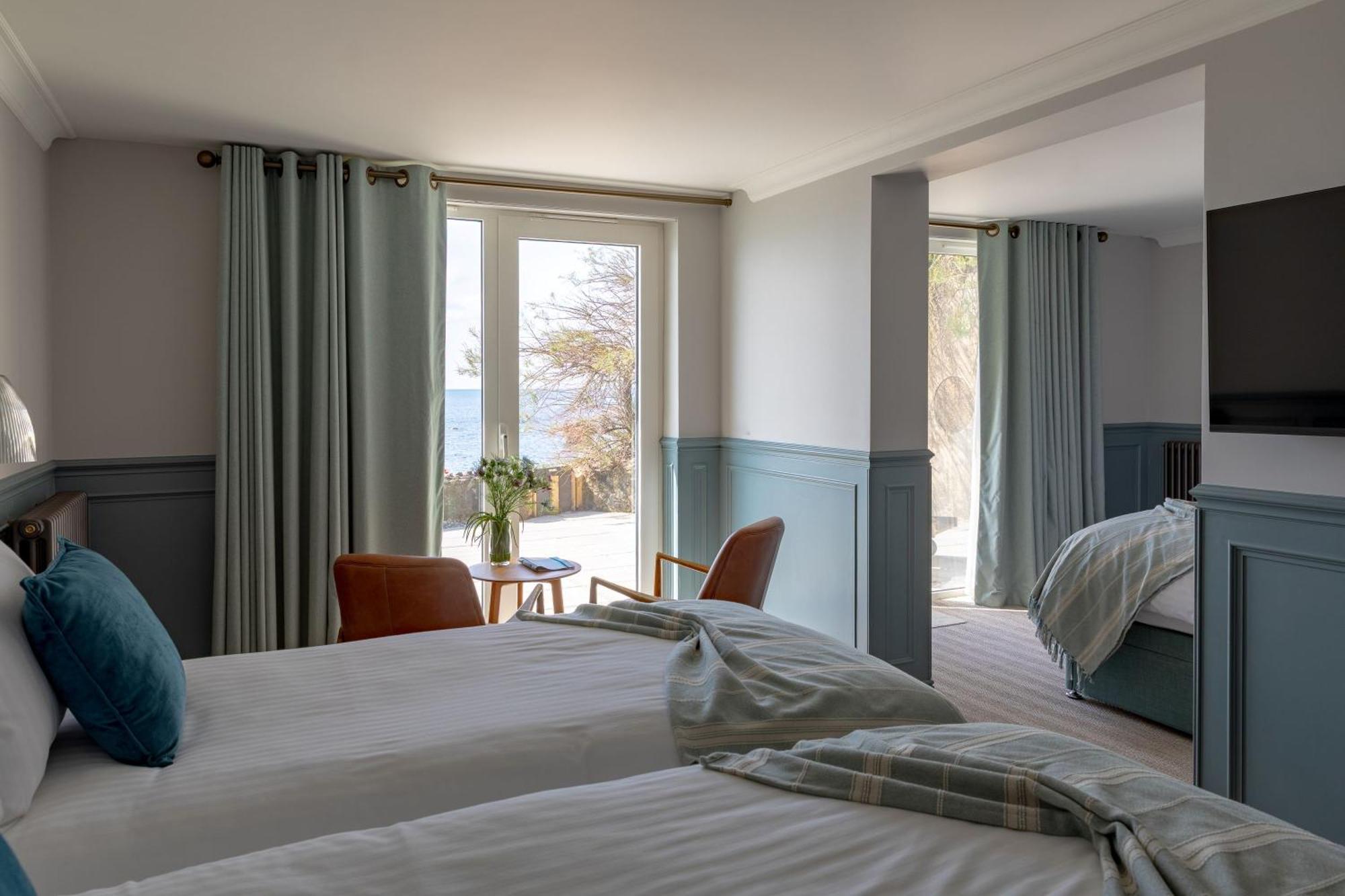 The Albion Hotel Freshwater Bagian luar foto