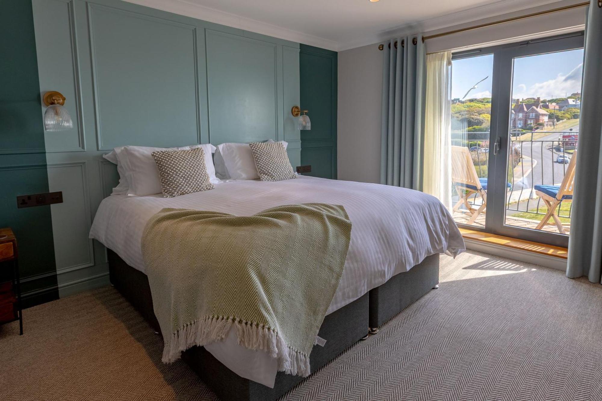 The Albion Hotel Freshwater Bagian luar foto
